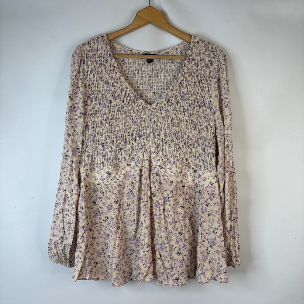 Torrid Blouse Women Size 2 Cream Purple Floral Smocked V-Neck Peplum Top